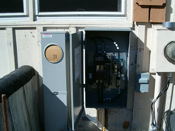 Licensed circuit breaker repair experts serving Villa Park, IL - DH Electric Co.