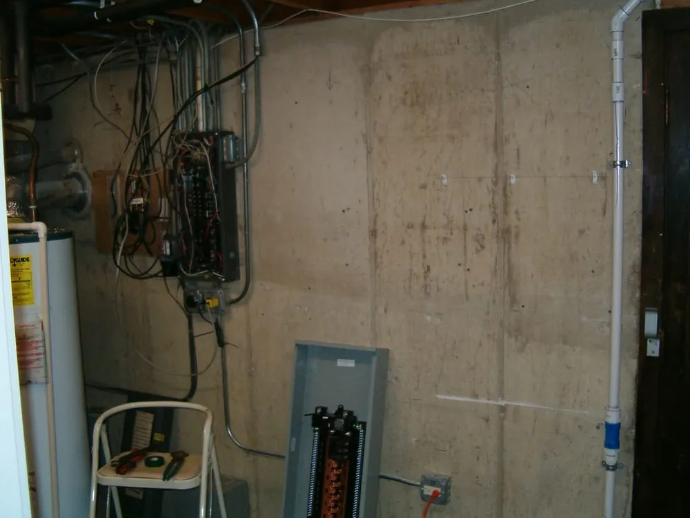 Licensed emergency electrical service in Villa Park, IL by DH Electric Co.