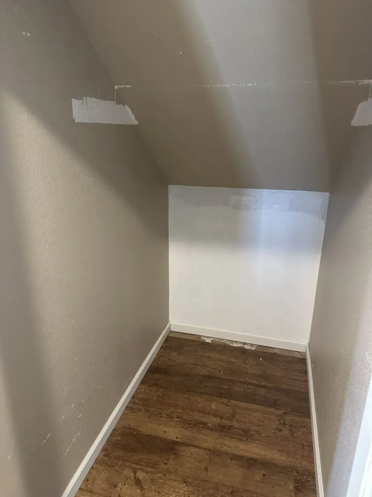 Slide of DI Elite Construction Services