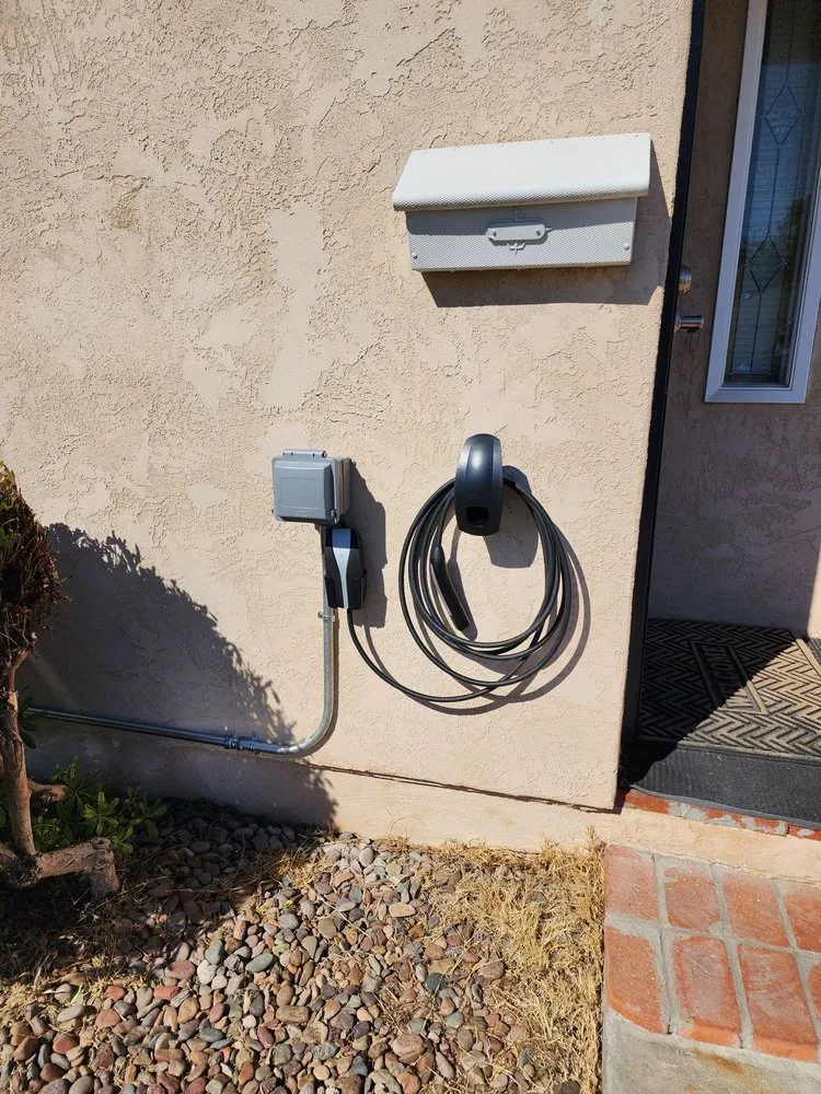 Slide of Diamond Force Electric