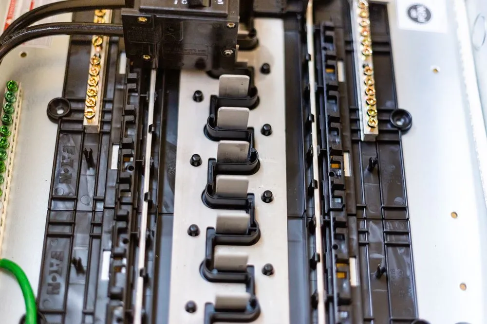 Slide of Diamondback Electric