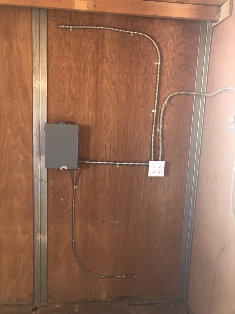 Slide of Diaz & Sons Electric Services