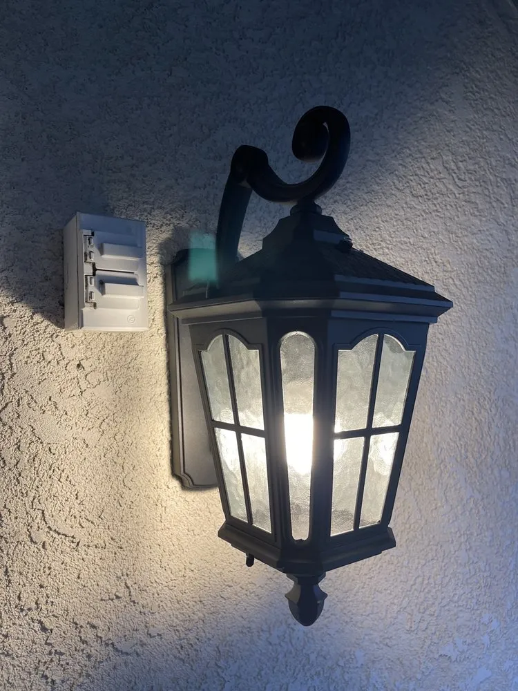 Slide of Diaz & Sons Electric Services