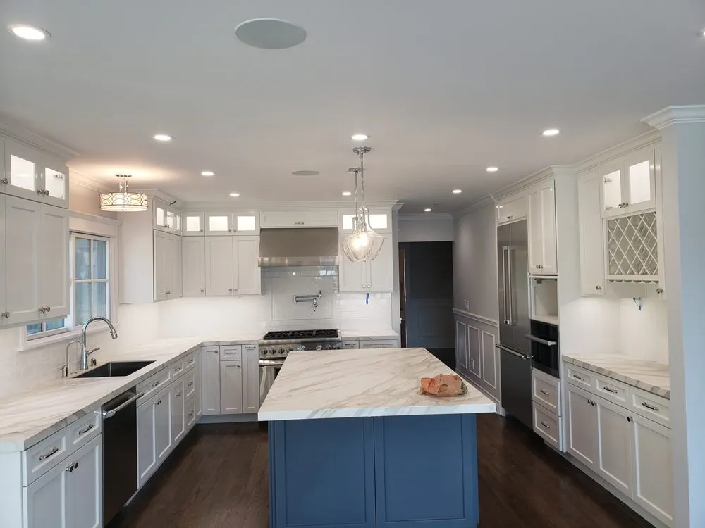 Professional circuit breaker repair in ,  by Diaz & Sons Electric Services