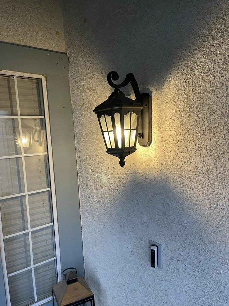 Slide of Diaz & Sons Electric Services