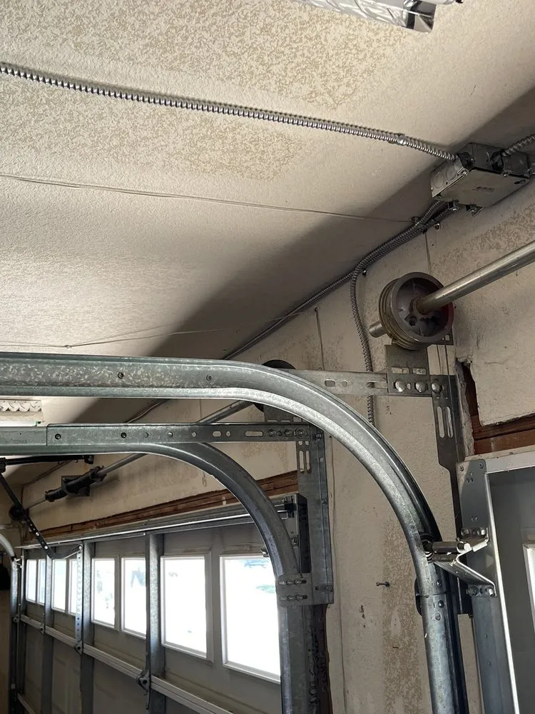 Slide of Diaz & Sons Electric Services