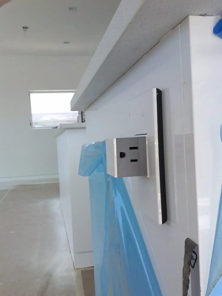 Slide of Diaz Electric Company