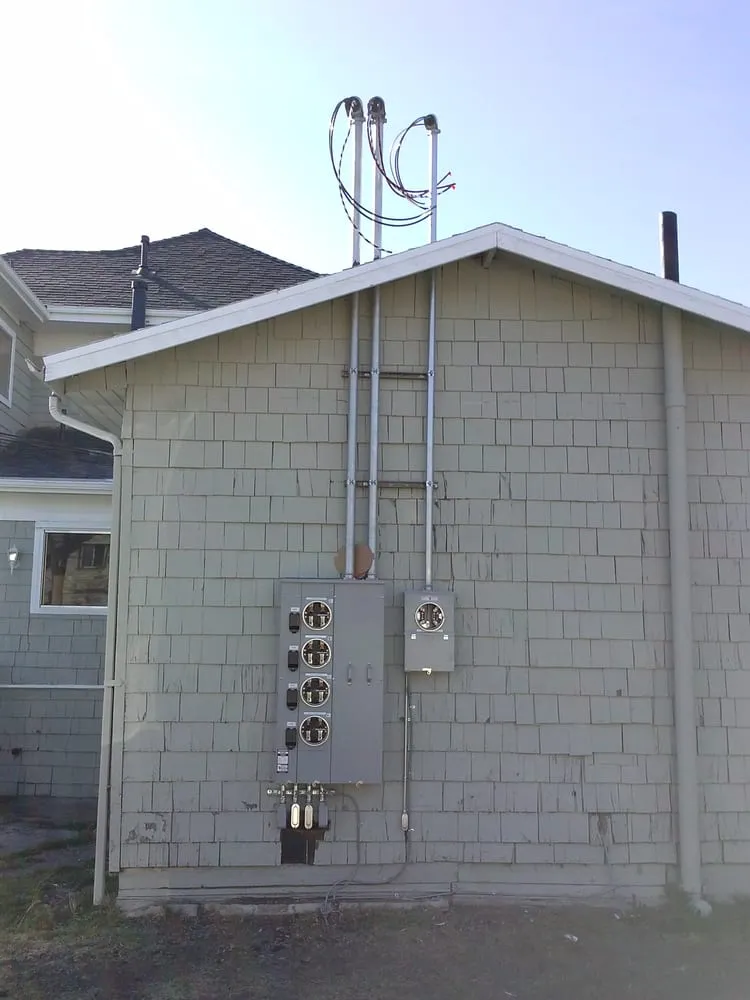 Slide of Diaz Electric Company