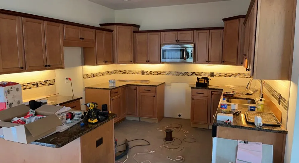 Slide of Diaz Electric