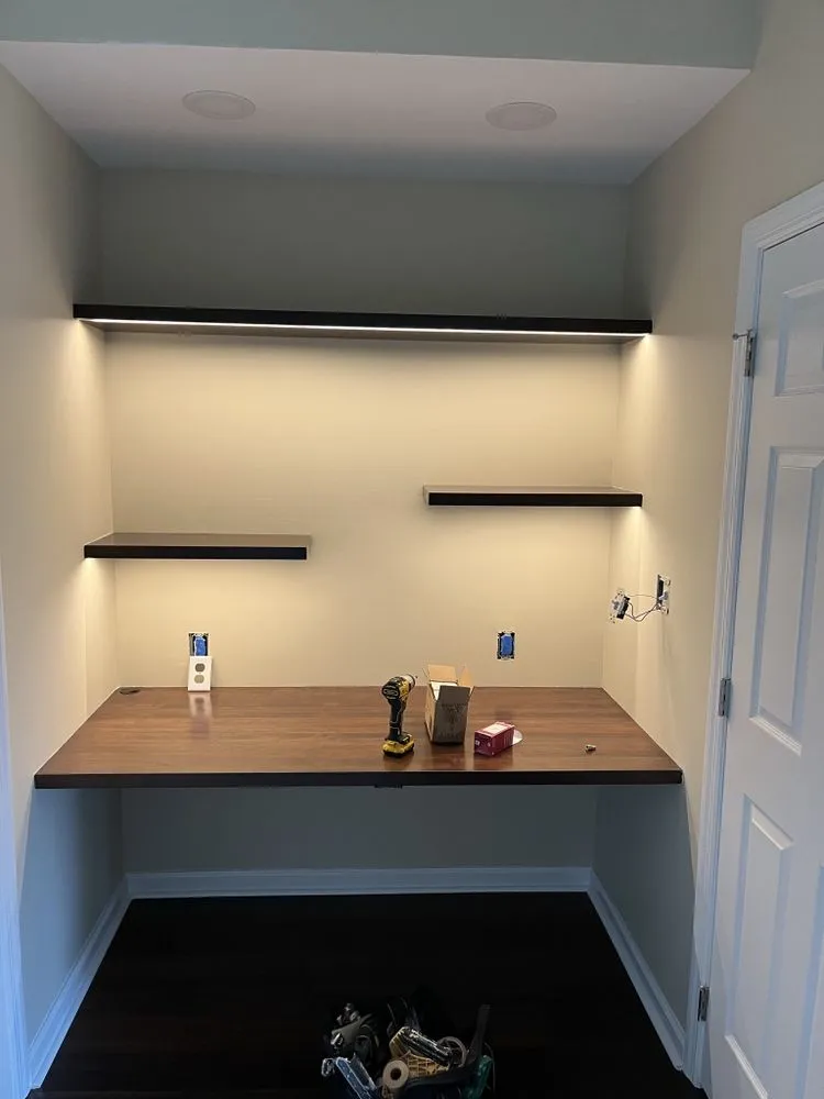 Slide of Diaz Electric