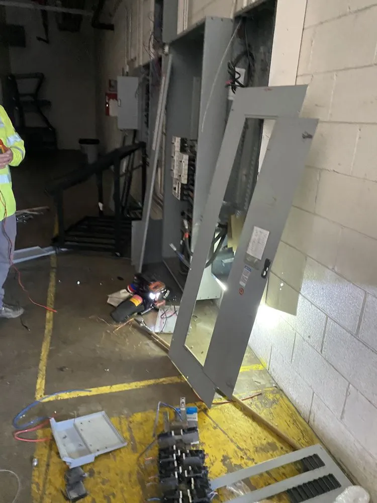 Slide of Diaz Electric