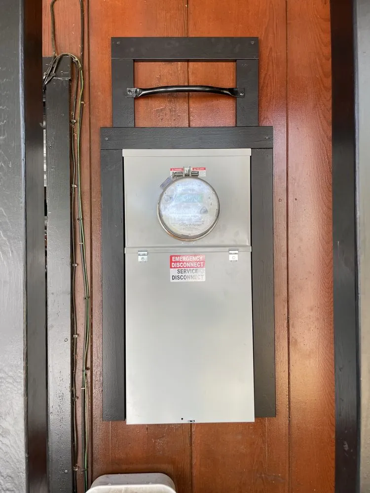 Slide of Diaz Electric