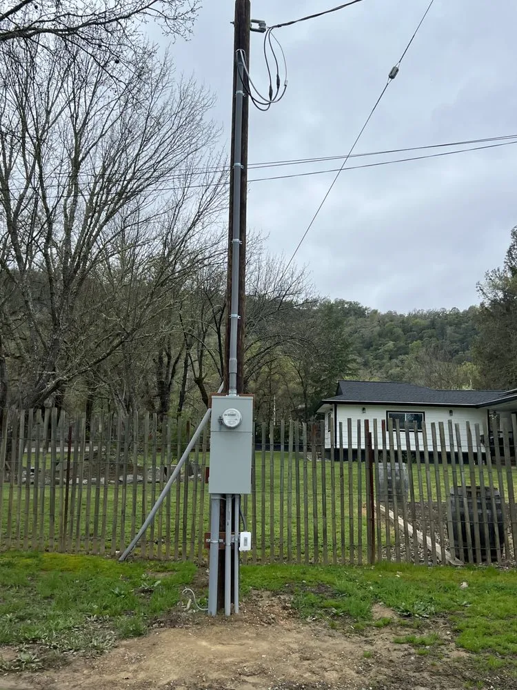 Slide of Diaz Electric