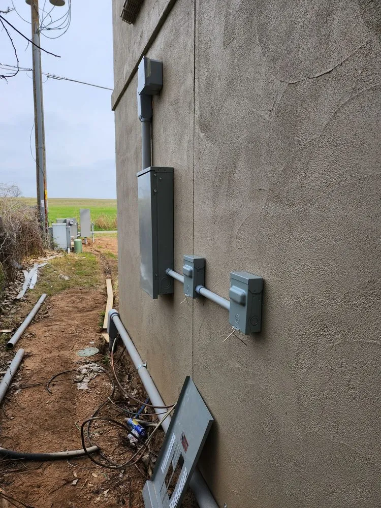 Slide of Diaz Electric