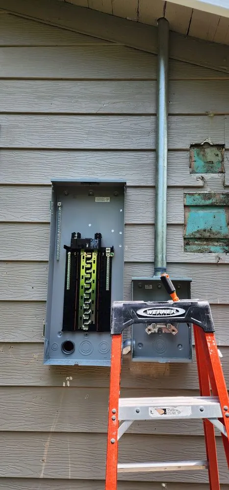 Slide of Diaz Electrical Service