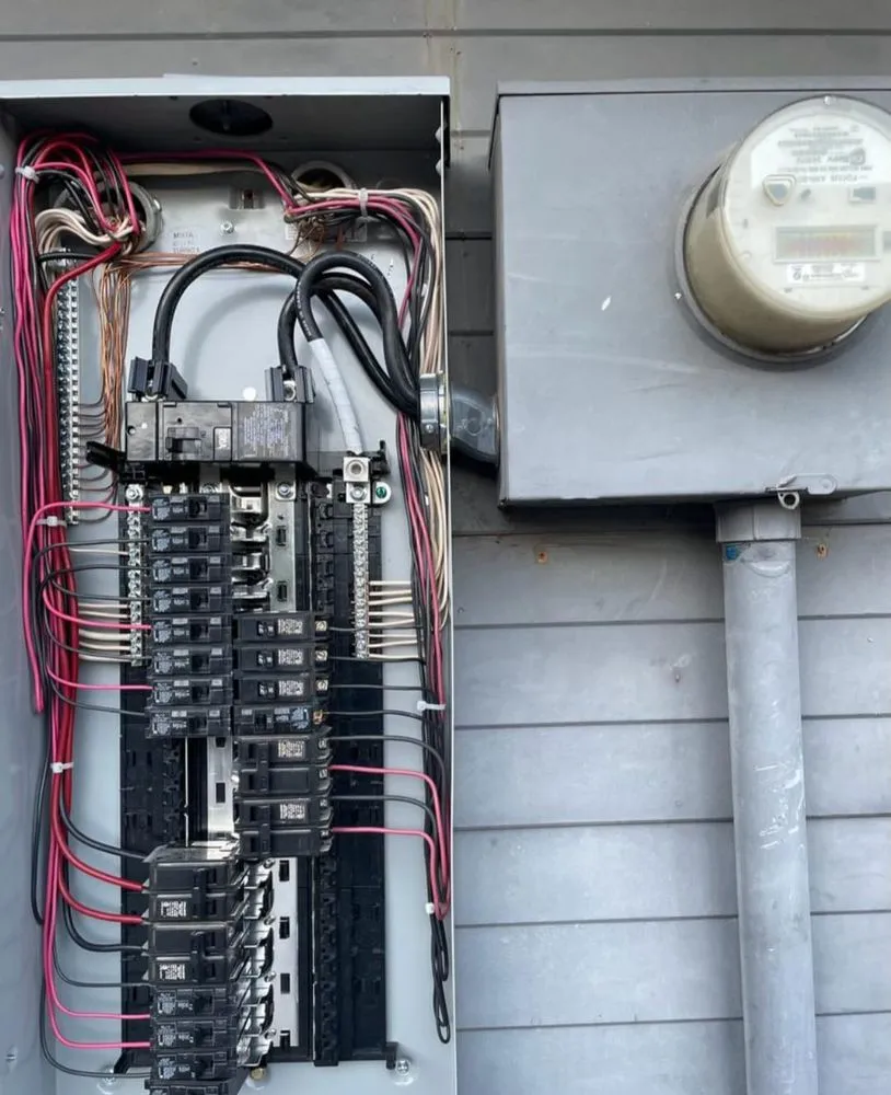 Slide of Diaz Electrical Service