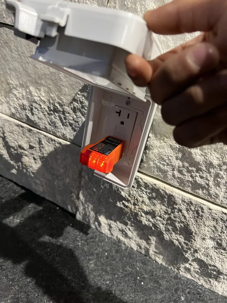 Slide of Diego Electrical Services