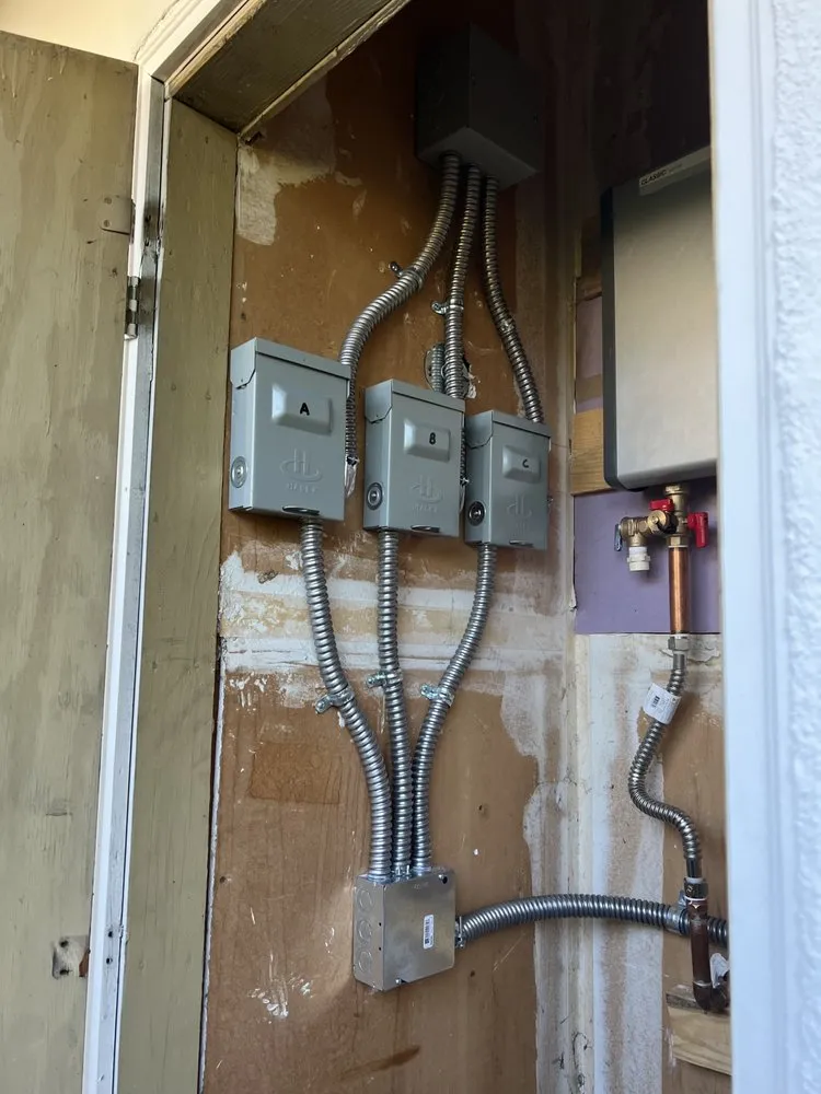 Slide of Diego Electrical Services