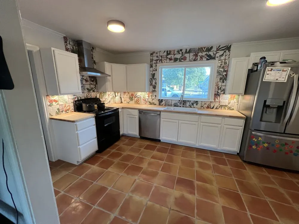 Slide of Dillards Services