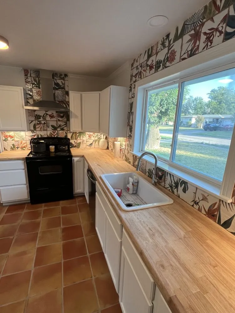 Slide of Dillards Services