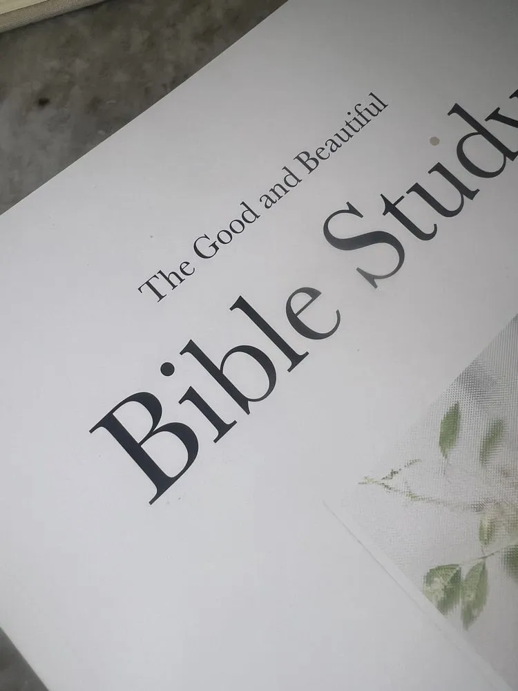 Slide of Dillards Services