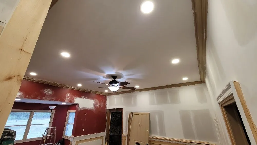 Reliable electrician providing emergency electrical service in , 