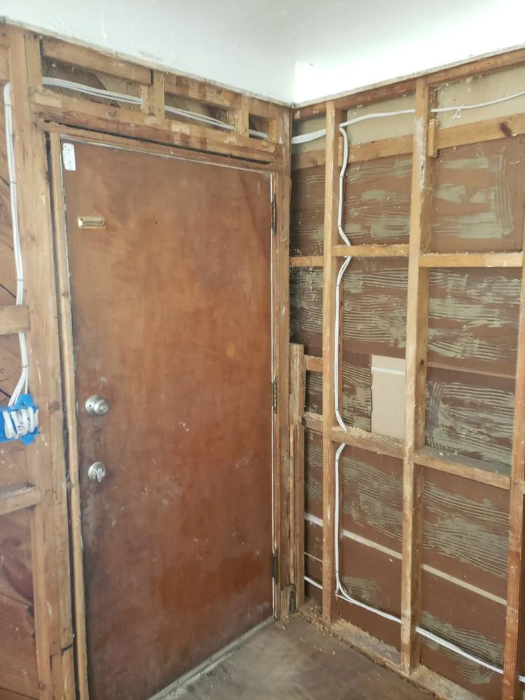 Slide of Dimi Electrical Services