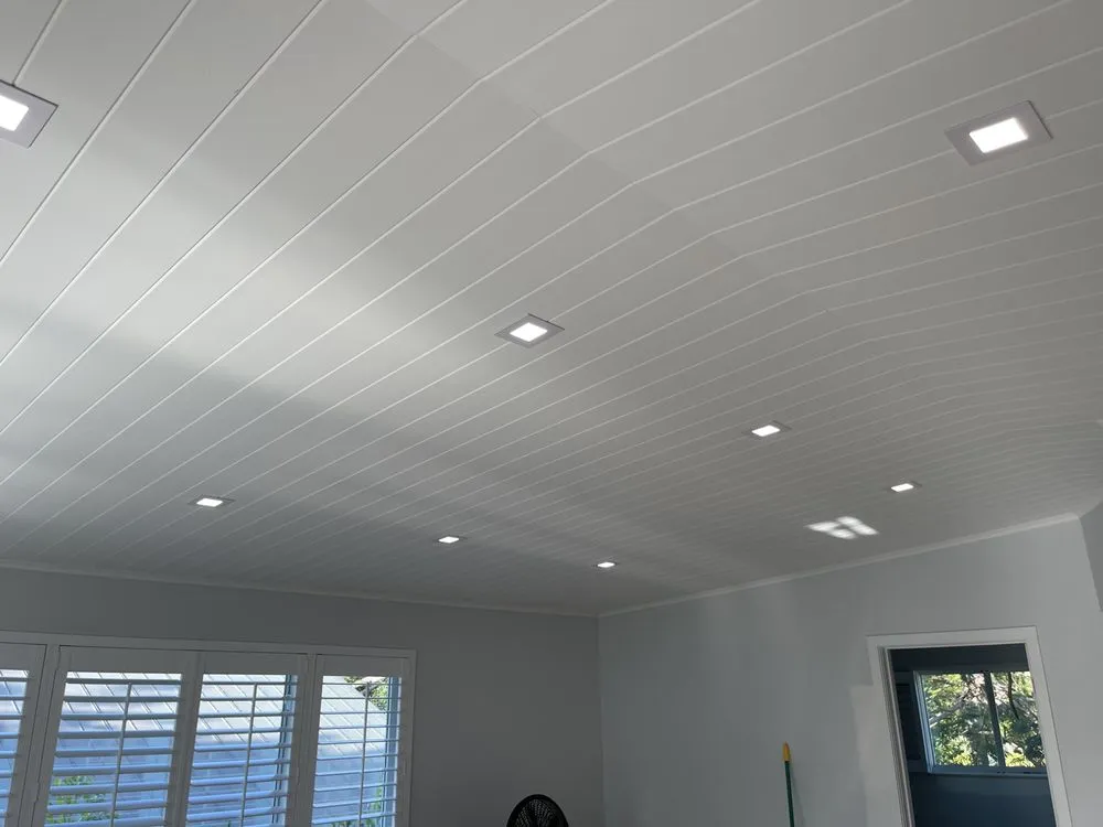 Slide of Dimnlights UH Electrician