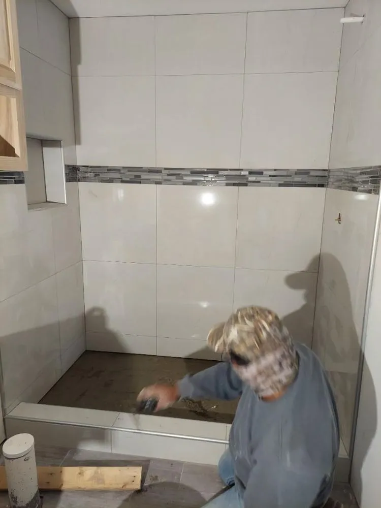 Slide of Dinastia Puente Construction