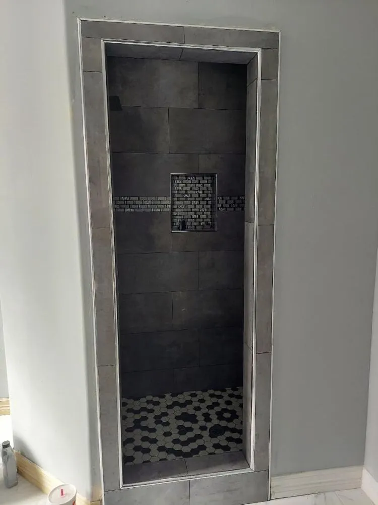 Slide of Dinastia Puente Construction