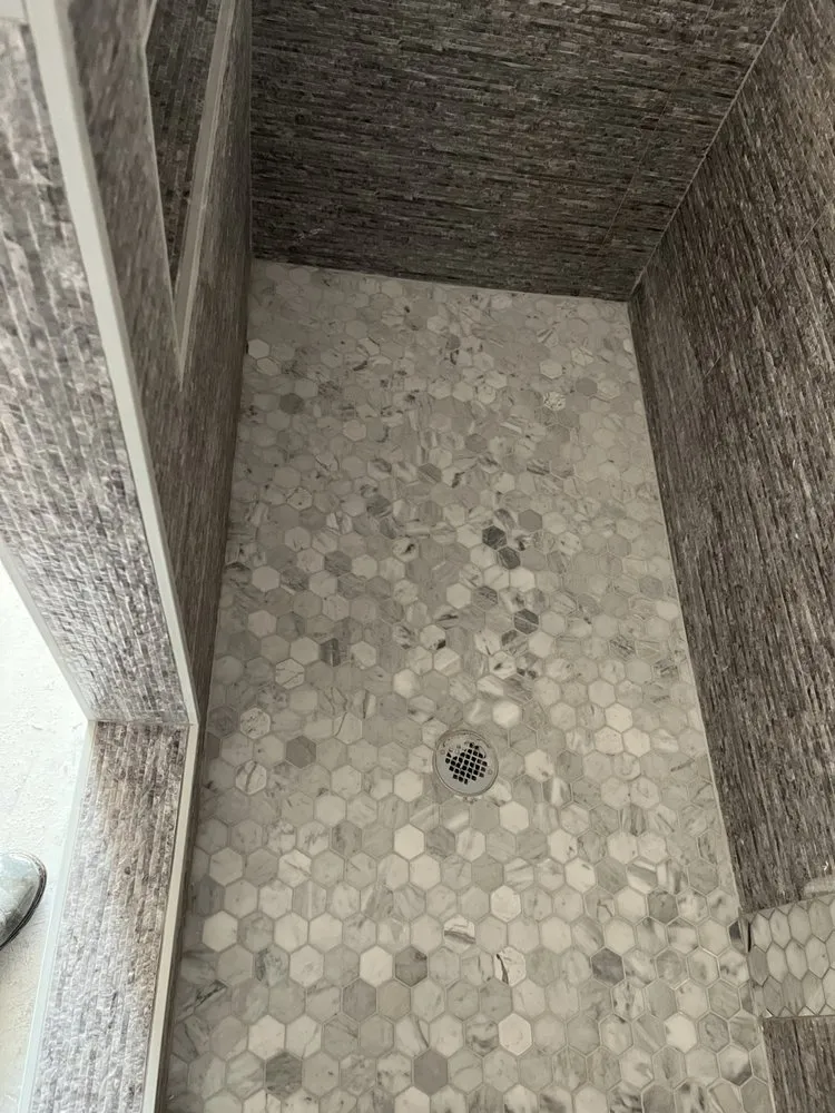 Slide of Dinastia Puente Construction