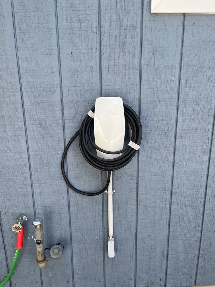 Slide of Diorio Licensed Electrician