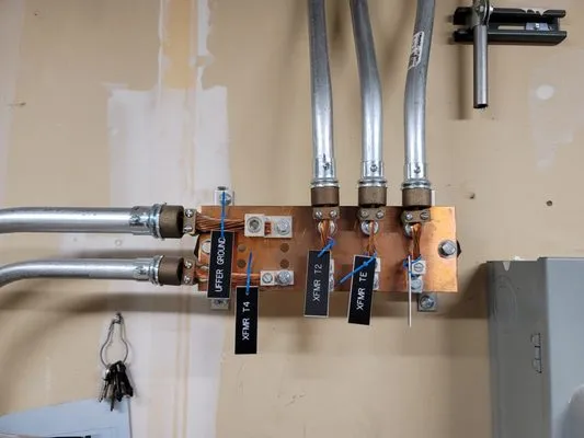 Direct Connect Electric Logo