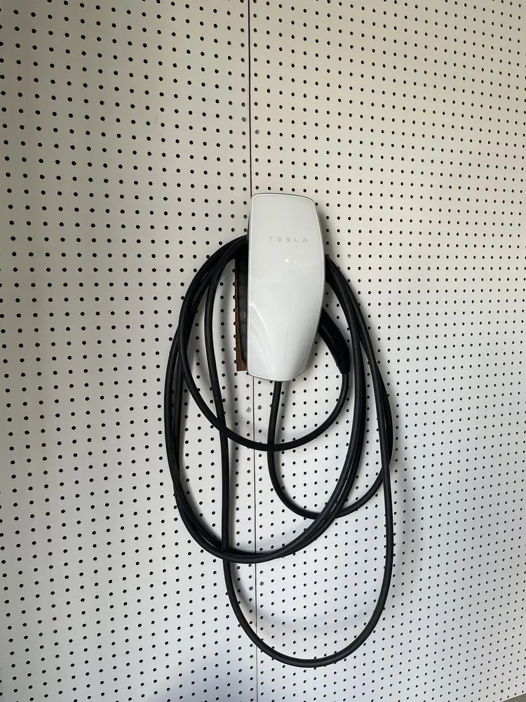 Slide of Direct Electric Hawaii