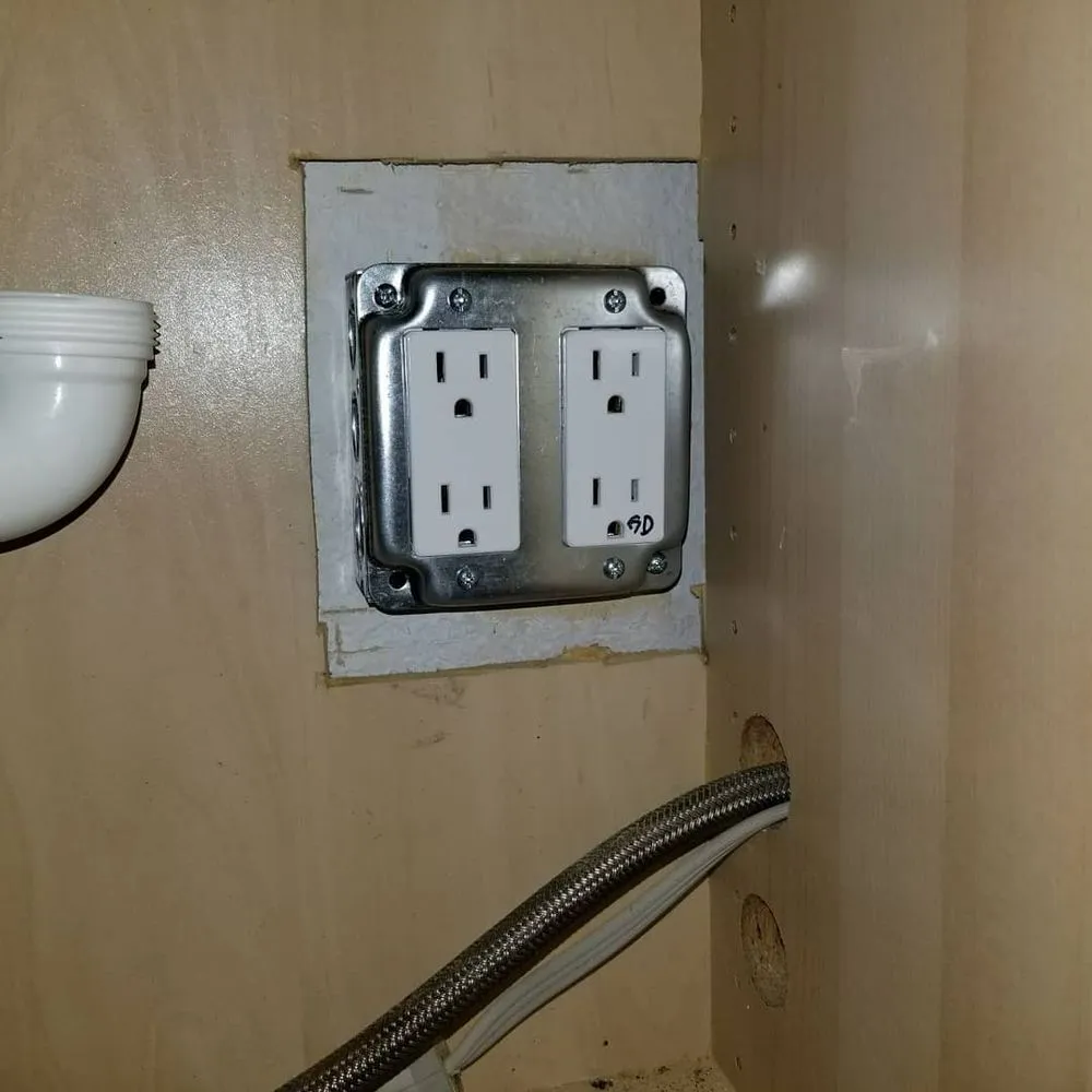 Slide of Distinct Licensed Electrician