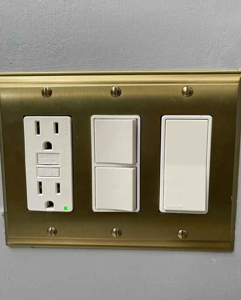 Slide of District Electrician Service