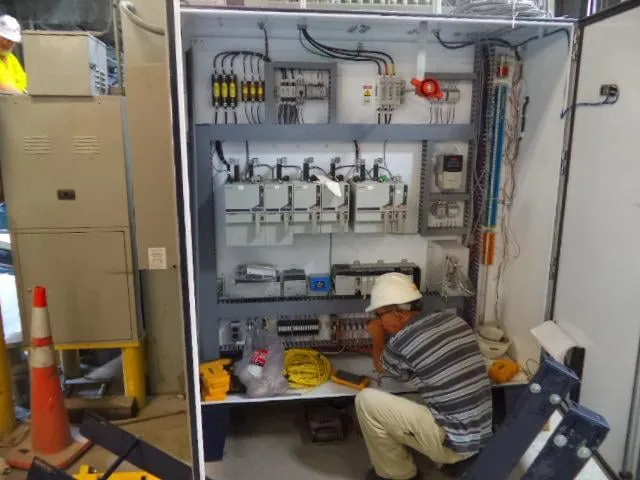 Slide of Diversified Electrical Company