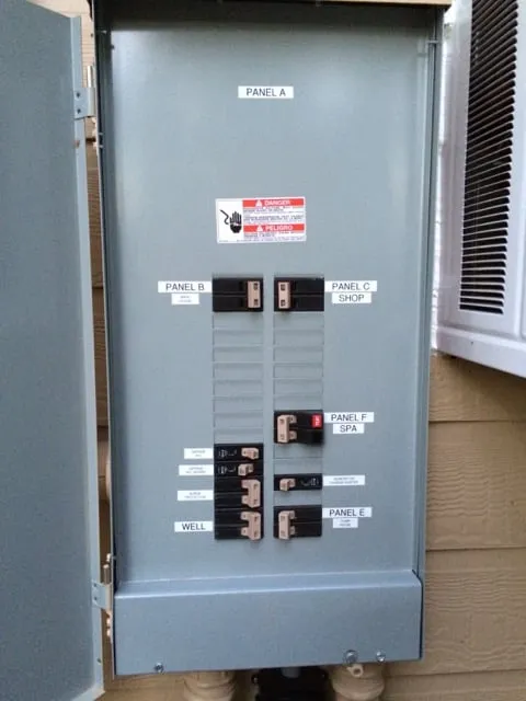 Certified electrician providing lighting installation in Temecual, CA - Diversified Electrical Services