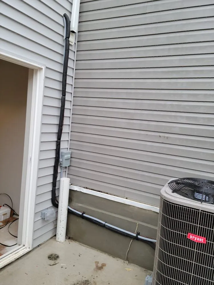 Slide of Diversified Mechanical & Electrical Systems