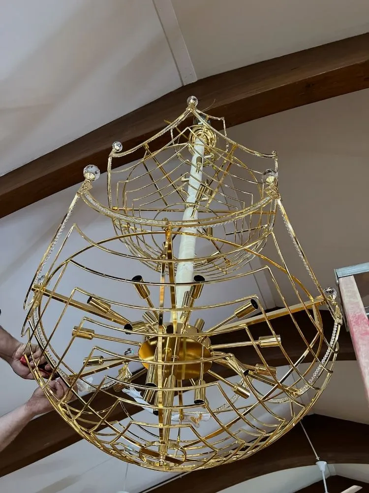 Licensed electrician providing outlet and switch repair in , 