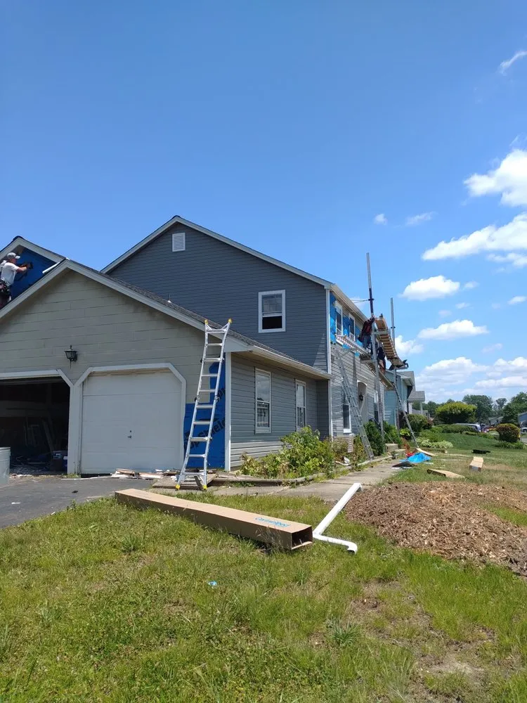 Emergency electrician providing electrical repair in ,