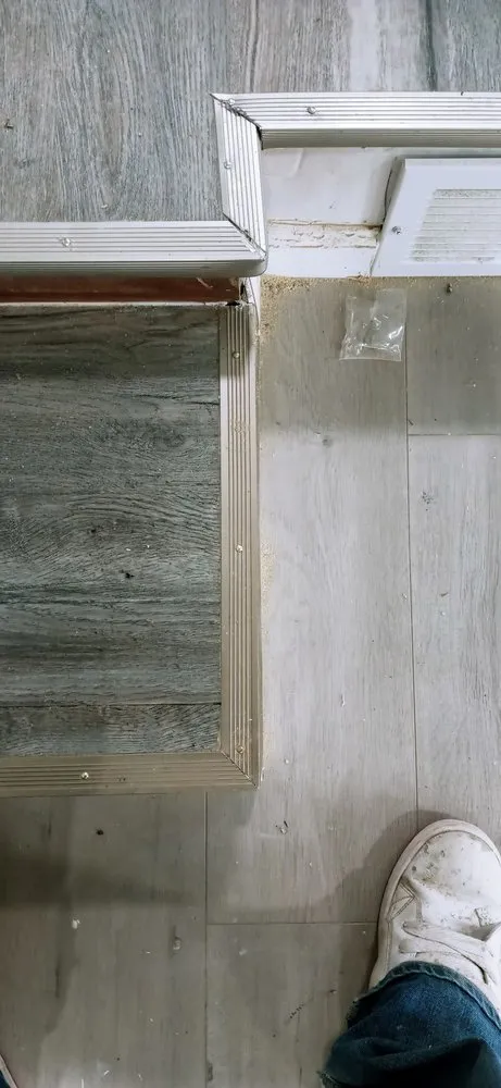 Licensed electrical service for homes in lighting installation, by