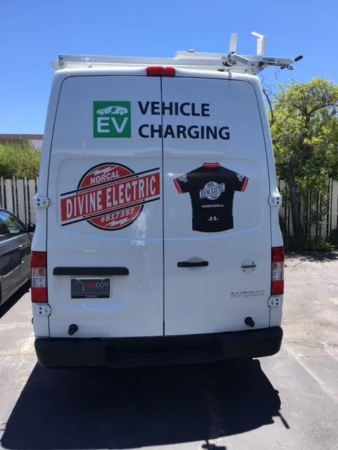 Reliable electrician providing lighting installation in , 