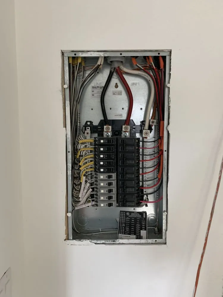 Emergency circuit breaker repair service in ,  - Divine Power and Light Services