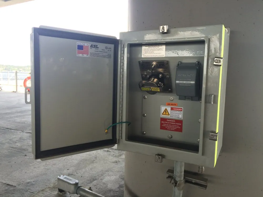 Licensed electrician providing outlet and switch repair in , 