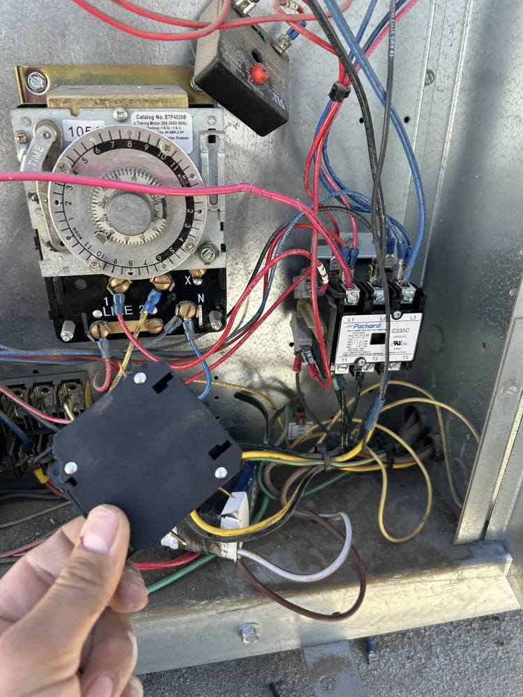 Slide of Diya Heating and Air Conditioning