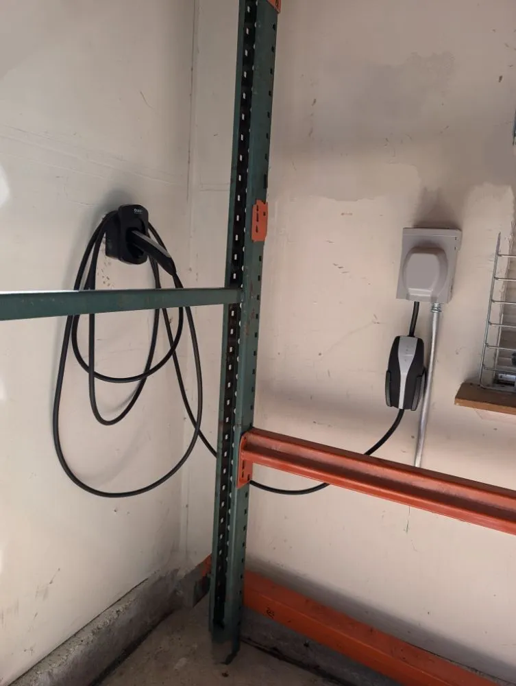 Slide of DJ & Son Construction