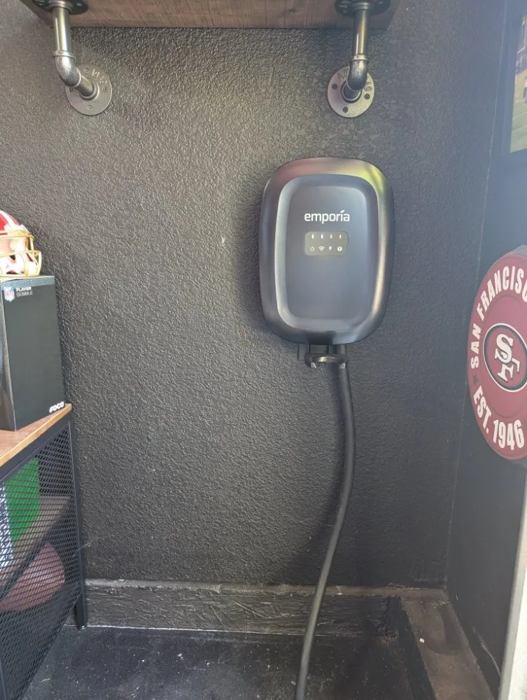 Slide of DJ & Son Construction