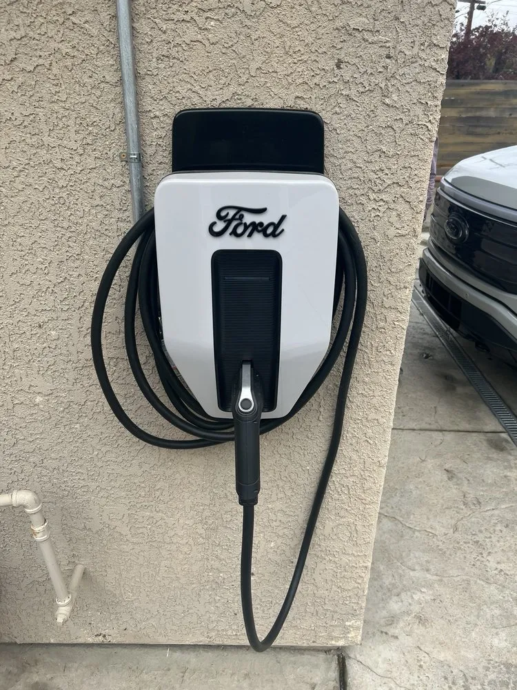 Slide of DJ & Son Construction