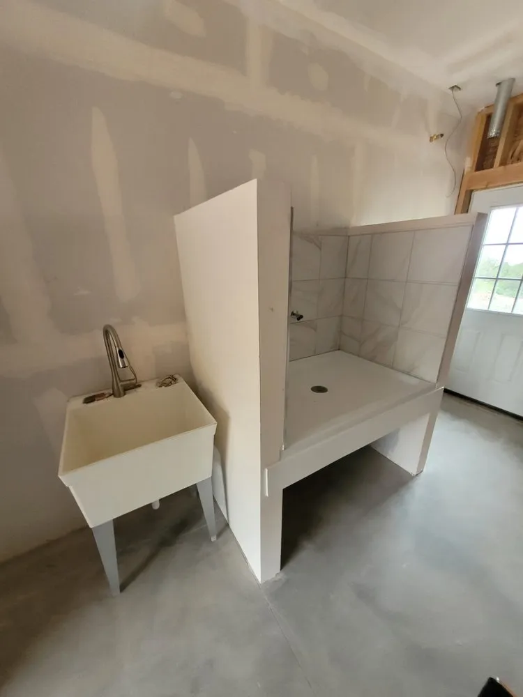 Slide of Dj&s Construction